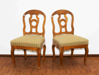 Ein Paar Stühle