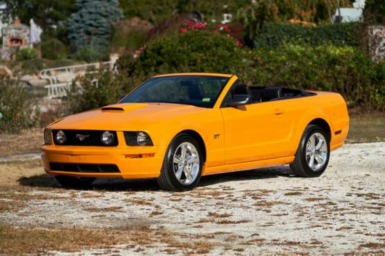 A 2007 FORD MUSTANG GT CONVERTIBLE - photo 1