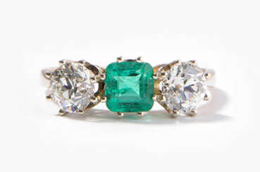 *Smaragd-Diamant-Ring
