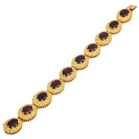 Armband mit 10 oval fac. Granaten umgeben von Diamantrosen - фото 3
