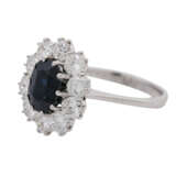 Ring mit ovalem Saphir entouriert von 10 Brillanten, zus. ca. 1,98 ct - Foto 5