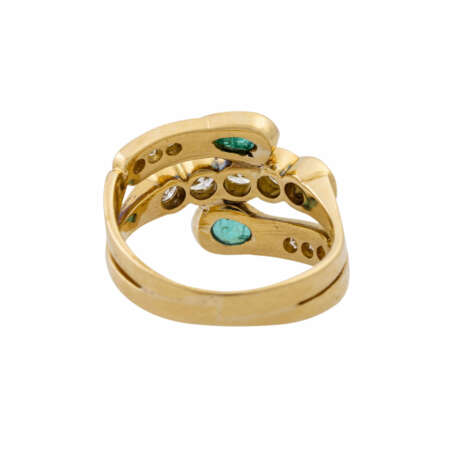 Ring mit 2 Smaragdtropfen und 11 Brillanten von zus ca. 0,8 ct, - Foto 4