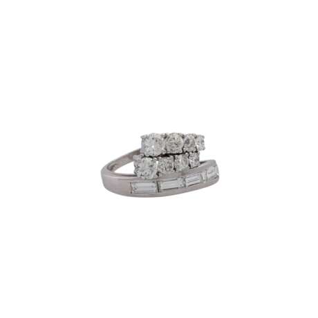 Ring mit 12 Diamanten von zus. ca. 2,1 ct, - фото 1