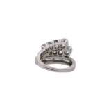 Ring mit 12 Diamanten von zus. ca. 2,1 ct, - photo 4