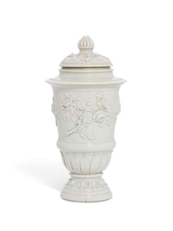 A B&#214;TTGER WHITE PORCELAIN VASE AND COVER - photo 1