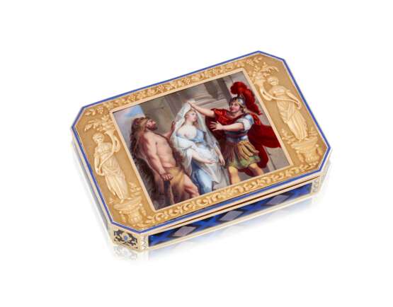A SWISS ENAMELLED GOLD SNUFF-BOX SET WITH AN ENAMEL PLAQUE - фото 2
