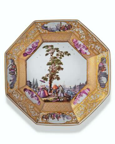 A MEISSEN PORCELAIN LARGE OCTAGONAL DISH FROM THE CHRISTIE MILLER SERVICE - photo 1