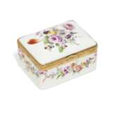 A GOLD-MOUNTED MEISSEN PORCELAIN RECTANGULAR SNUFF-BOX AND COVER - photo 1