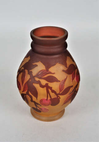 Vase mit Kirschmotiv - photo 2