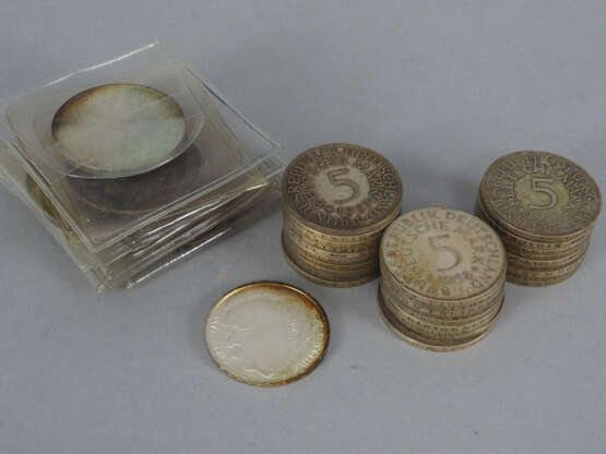 Konvolut Silbermünzen, 5 & 10 DM, s.g. "Silberadler", 431,2g - фото 1