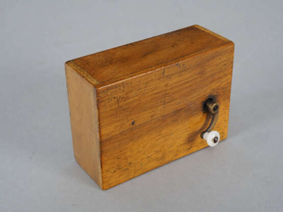 Kleine Spieluhr, Drehleier um 1880 - photo 2