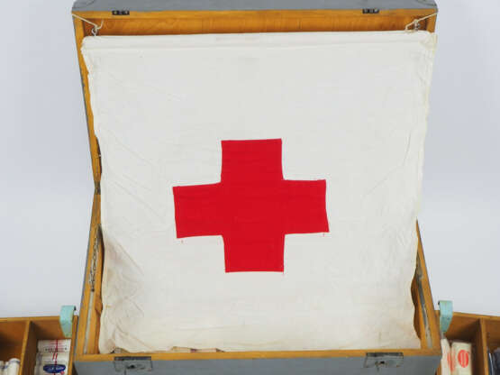 Deutsches Rotes Kreuz (DRK) - Großer Sanitätskasten mit Inhalt, 40/50er Jahre - Foto 5