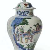 A WUCAI 'LADIES' JAR AND COVER - photo 2