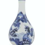 A BLUE AND WHITE PEAR-SHAPED VASE - photo 1