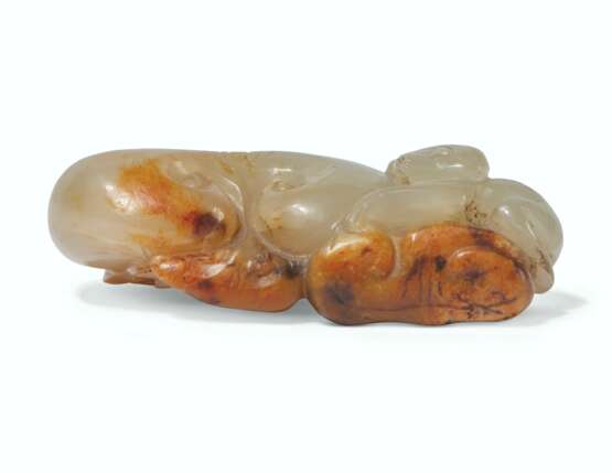 A PALE CELADON AND RUSSET JADE 'MONKEY AND PEACH' GROUP - photo 3