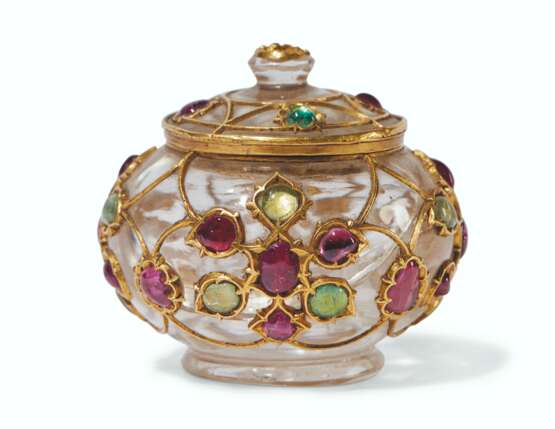 A MUGHAL ROCK CRYSTAL GEM-SET BOX AND COVER - photo 1