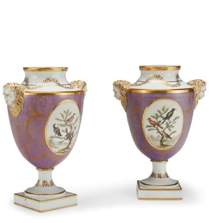 A PAIR OF CONTINENTAL PORCELAIN POWDERED LAVENDER-GROUND VASES - photo 1
