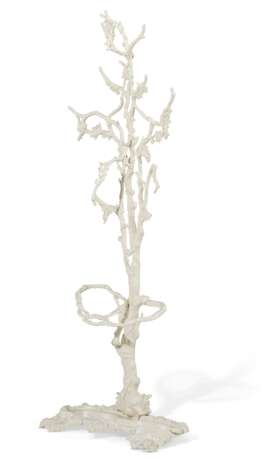 A VICTORIAN WHITE-PAINTED CAST-IRON HALL STAND - Foto 2