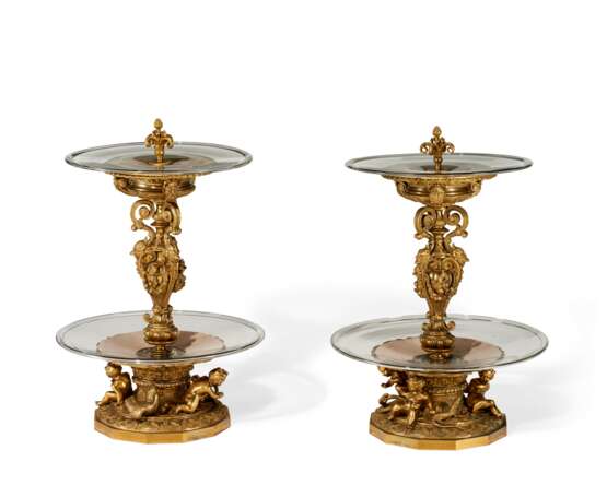 A PAIR OF LARGE FRENCH ORMOLU AND MOLDED GLASS DESSERT-STANDS - фото 2