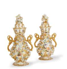 A PAIR OF ENGLISH FLOWER-ENCRUSTED PORCELAIN POT-POURRI VASES AND COVERS