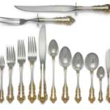 AN AMERICAN PARCEL-GILT SILVER FLATWARE SERVICE - фото 1