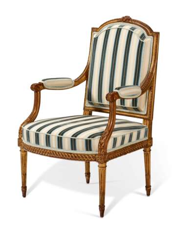 A SET OF LOUIS XVI GILTWOOD SEAT FURNITURE - photo 4