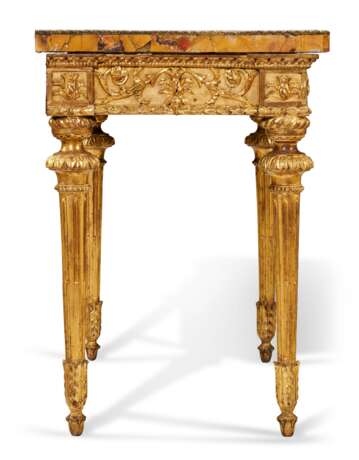 AN ITALIAN GILTWOOD CONSOLE TABLE - photo 4