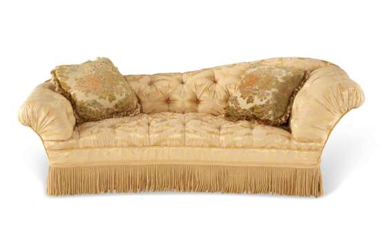 A SATIN DAMASK UPHOLSTERED CHAISE LONGUE - фото 2