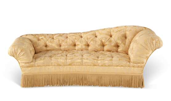 A SATIN DAMASK UPHOLSTERED CHAISE LONGUE - photo 4