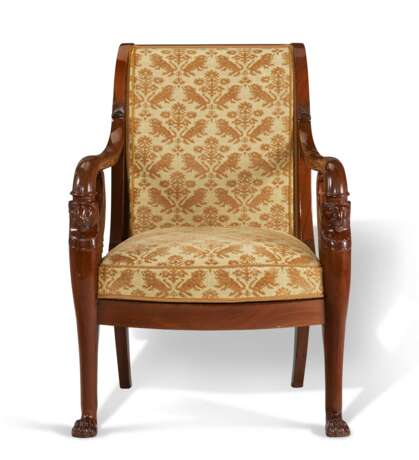 A PAIR OF EMPIRE MAHOGANY FAUTEUILS - Foto 3