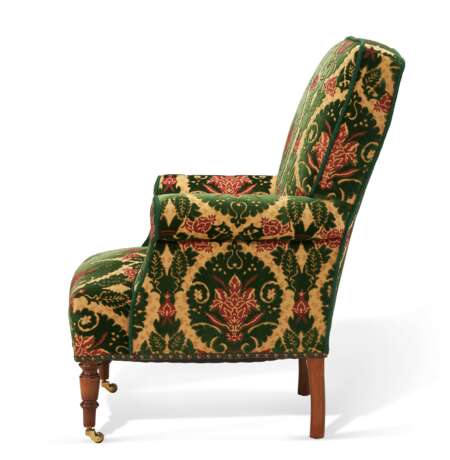 A PAIR OF VELVET UPHOLSTERED ARMCHAIRS - photo 4
