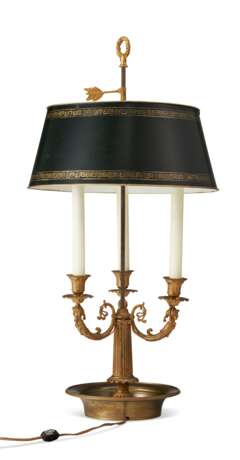 A FRENCH ORMOLU THREE-LIGHT BOUILLOTTE LAMP - фото 3