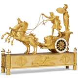 AN EMPIRE ORMOLU MANTEL CLOCK - Foto 1