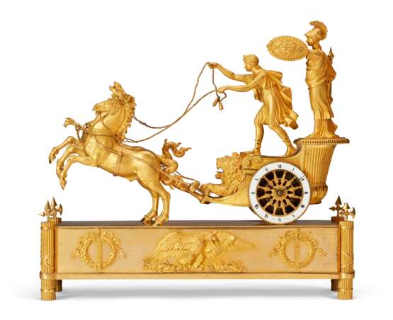 AN EMPIRE ORMOLU MANTEL CLOCK - Foto 3