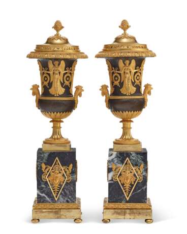 A PAIR OF DIRECTOIRE ORMOLU-MOUNTED, PATINATED-BRONZE AND MARBLE BRULE PARFUMS - photo 2