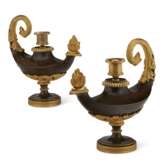 A PAIR OF DIRECTOIRE ORMOLU-MOUNTED AND PATINATED BRONZE CASSOLETTES - фото 1