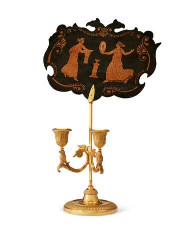 A RUSSIAN ORMOLU TWO-BRANCH CANDELABRUM - Foto 2