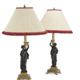 A PAIR OF FRENCH ORMOLU, PATINATED-BRONZE AND MARBLE LAMPS - Foto 1