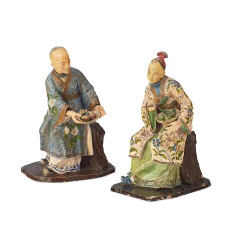 A PAIR OF NORTH ITALIAN POLYCHROME-DECORATED LIMEWOOD CHINESE NODDING HEAD FIGURES - фото 1