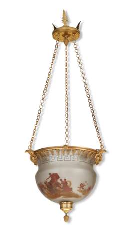 A WILLIAM IV ORMOLU-MOUNTED AND POLYCHROME-PAINTED FROSTED GLASS LANTERN - Foto 2