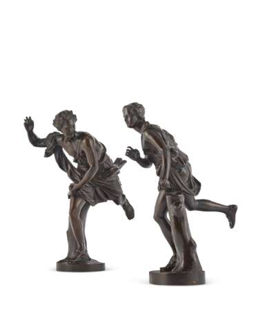 A PAIR OF BRONZE FIGURES OF ATALANTA AND HIPPOMENES - фото 1