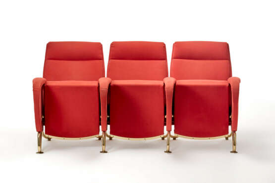 A row of three folding armchairs - Foto 1