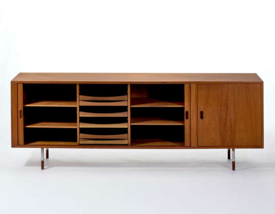 Sideboard with two sliding doors and one hinged door - фото 2