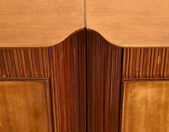 Sideboard in solid mahogany wood, edged and veneered with three elements each divided into three doors, truncated cone legs with brass tips, grissin front - photo 2