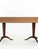 Dining table in solid wood edged with mahogany veneer with two grooved truncated cone supports on three bent legs