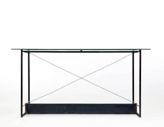 Table / desk in black painted "L" shaped metal with steel cable bracing, top in Securit glass - Foto 3