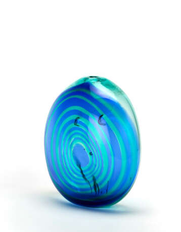  Large globular vase in transparent, colorless and greenish blown glass, with concentric bands applied in green and blue glass - фото 2