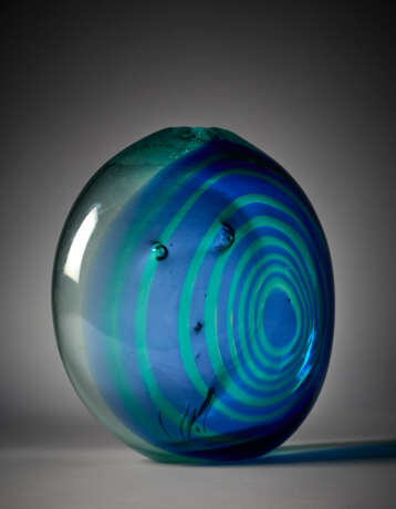  Large globular vase in transparent, colorless and greenish blown glass, with concentric bands applied in green and blue glass - Foto 6