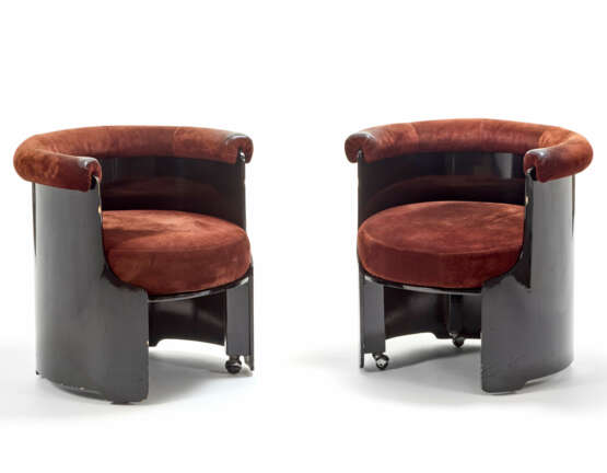 Pair of armchairs on wheels - photo 1