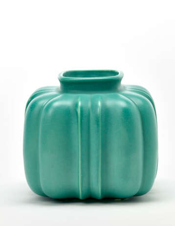 Vase model "7421" - photo 1